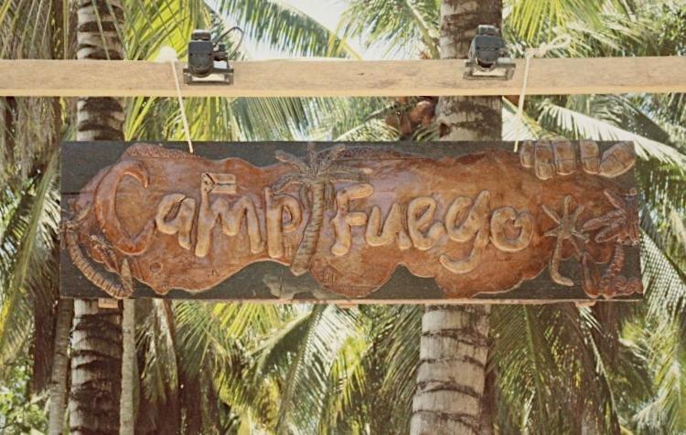 מלון Catangnan "Triangle Hut" Camp Fuego Siargao מראה חיצוני תמונה